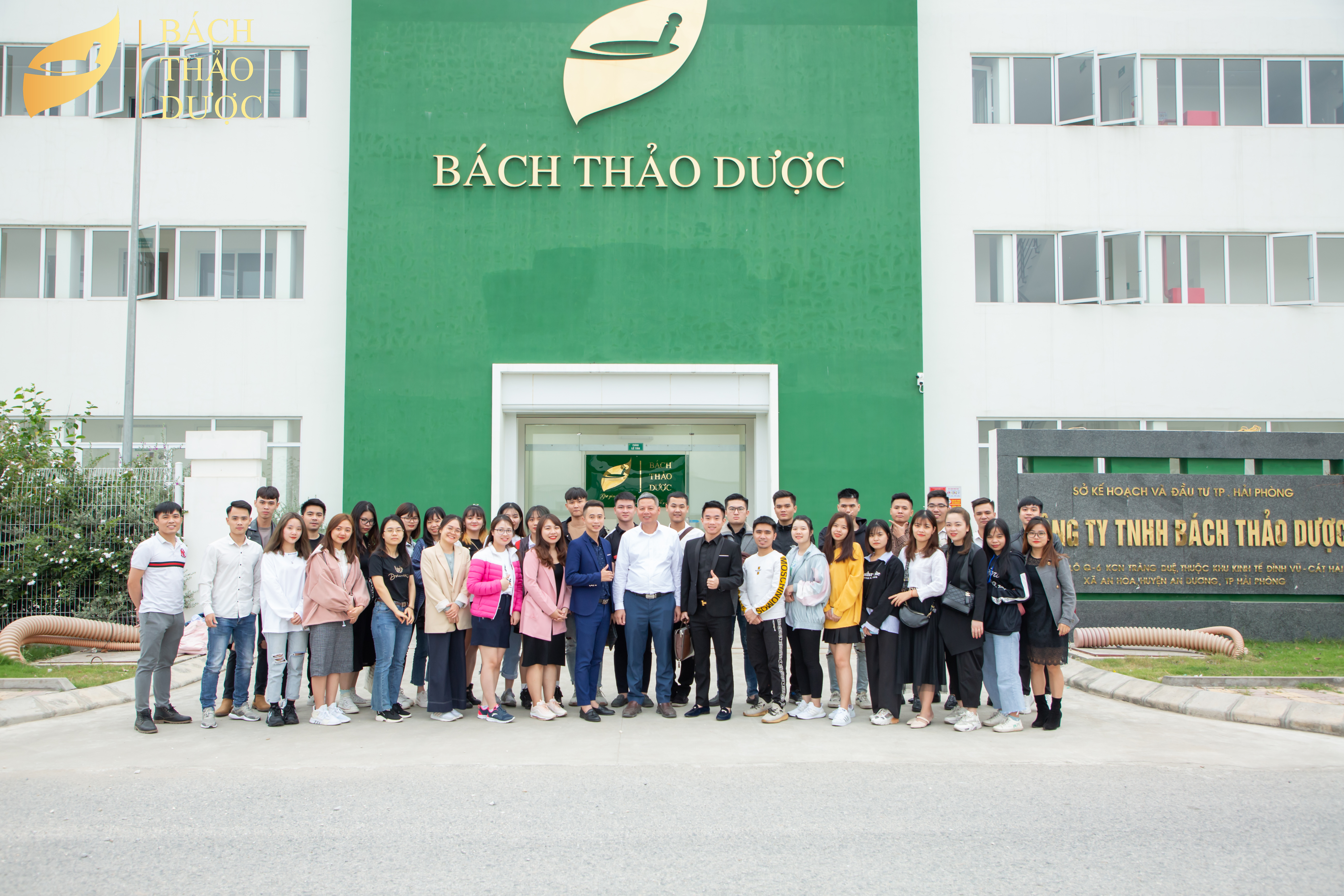 Winfa Limited Company was visited Bach Thao Duoc factory and attended a professional training session